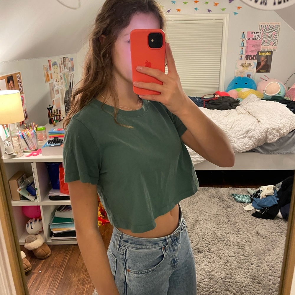 Urban Outfitters Green Cropped Tee